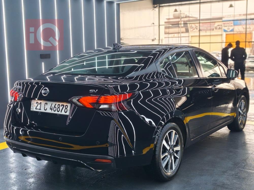 نيسان فيرسا